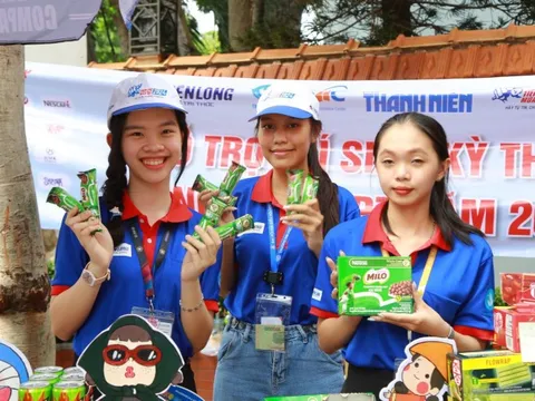 Nestlé Việt Nam trao tặng gần 200.000 phần quà hỗ trợ học sinh, sinh viên trên cả nước
