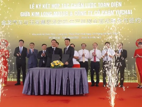 Lần đầu tiên Việt Nam được bàn giao công nghệ tiên tiến để sản xuất động cơ ô tô