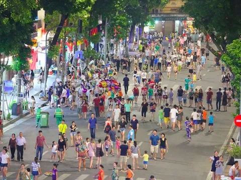 Kéo dài hoạt động phố đi bộ trên địa bàn quận Hoàn Kiếm dịp Quốc khánh