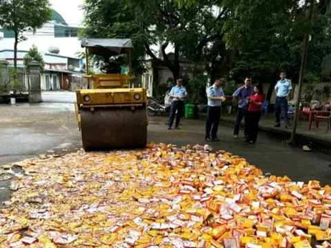 Quảng Ninh: Tiêu hủy 11.200 chiếc bugi giả mạo nhãn hiệu NGK