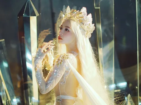 Chi Pu hóa nàng tiên bướm, khoe vẻ đẹp siêu thực