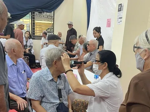 Quận Tây Hồ: Người cao tuổi tích cực tham gia xây dựng hệ thống chính trị cơ sở