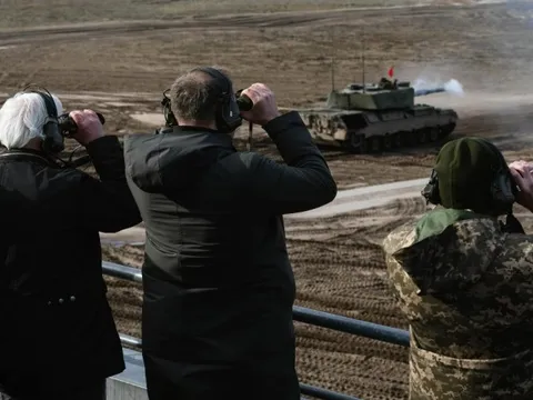 Cân nhắc mới của EU về đào tạo binh sĩ Ukraine