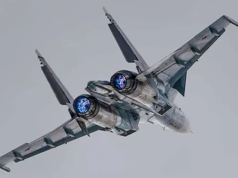 Khả năng cơ động tuyệt vời của máy bay chiến đấu đa năng Su-30SM