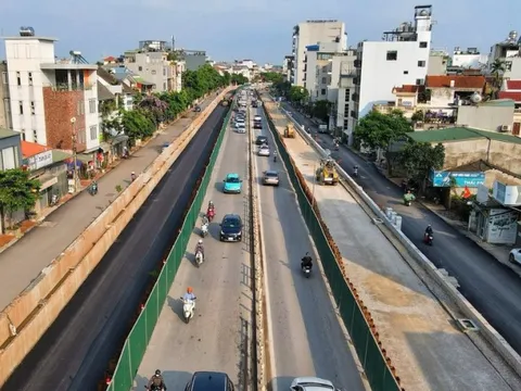 Hà Nội phân luồng giao thông trên tuyến đường Âu Cơ để hạn chế ùn tắc