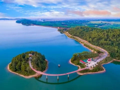 Hà Tĩnh đẩy mạnh bảo tồn, phát huy di sản văn hóa để phát triển du lịch xanh, bền vững