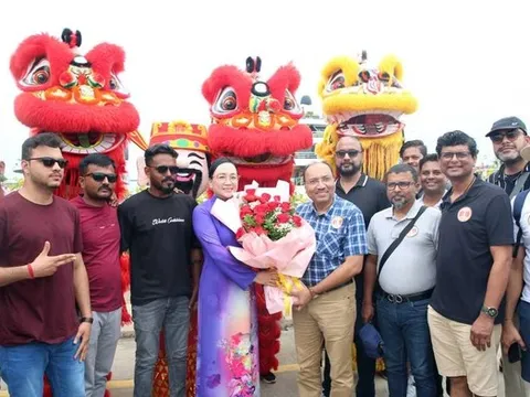 Quảng Ninh: Đoàn gần 1.400 du khách Ấn Độ thăm quan vịnh Hạ Long