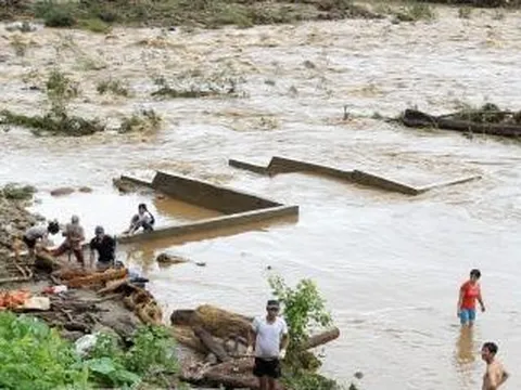 Nhiều tuyến đường bị sạt lở tại Lào Cai