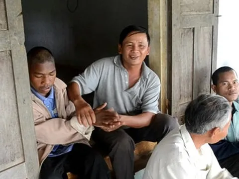 Giàu và nghèo và lòng tốt