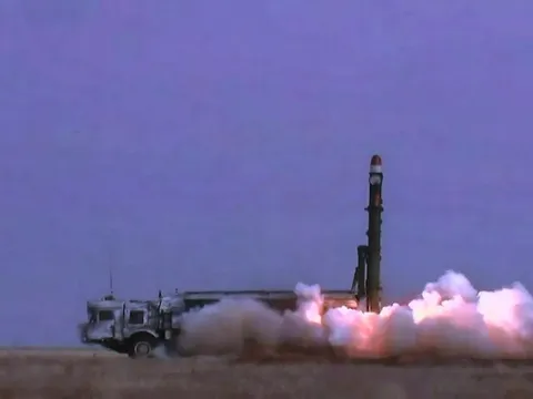 Nga đẩy mạnh tấn công, dùng bom hạng nặng FAB-3000 phá hủy vị trí quân sự, áp lực đè nặng lên Ukraine