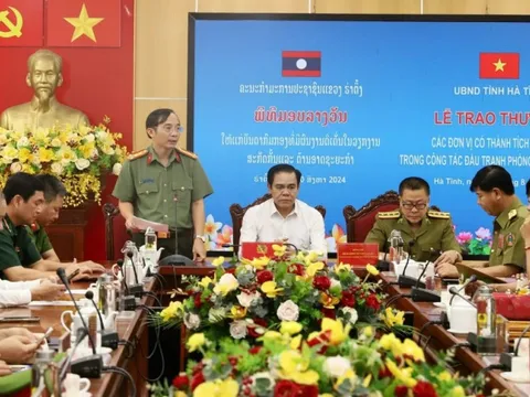 Trao thưởng ban chuyên án triệt phá đường dây mua bán người, lừa đảo xuyên quốc gia