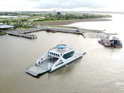 Không xảy ra ùn tắc tại tuyến phà ra đảo Cát Bà ngày đầu nghỉ lễ Quốc khánh 2/9