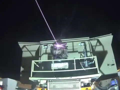 Iron Beam: Loại vũ khí “nghe như khoa học viễn tưởng mà hóa ra có thật”