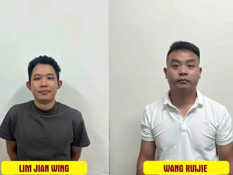 Bắt 2 người nước ngoài giả danh nhân viên ngân hàng, chiếm đoạt thẻ tín dụng