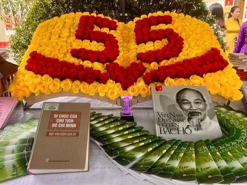 Triển lãm cấp quốc gia “Di chúc của Chủ tịch Hồ Chí Minh” thu hút du khách