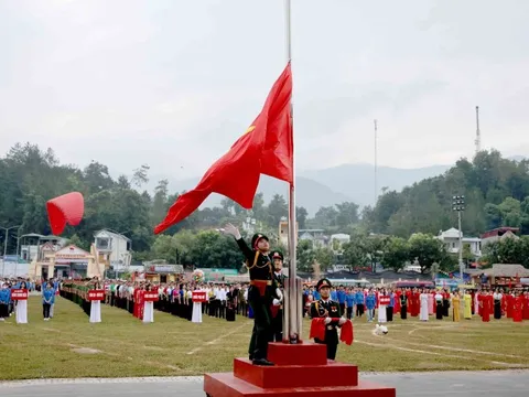 Lai Châu: Tự hào, thiêng liêng Lễ Thượng cờ mừng Tết Độc lập