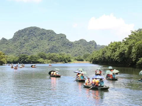 Ninh Bình đón hơn 6,8 triệu lượt khách trong 8 tháng