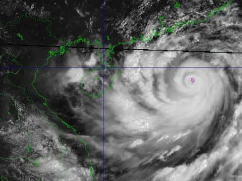 Bão số 3 mạnh lên thành siêu bão: Thủ tướng chỉ đạo tập trung ứng phó khẩn cấp