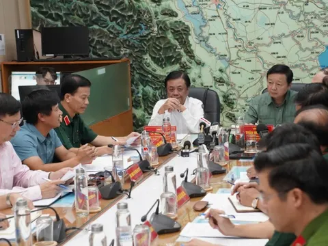 Bão số 3 diễn biến phức tạp, Bộ GTVT cân nhắc cấm bay