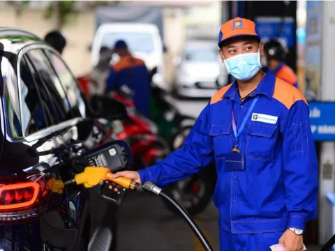 Xăng, dầu giảm giá lần thứ 3 liên tiếp