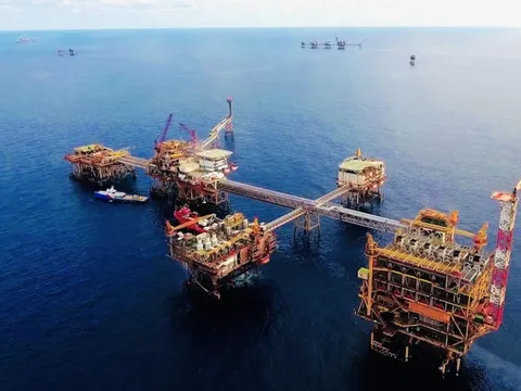 Tạo hành lang pháp lý đầy đủ cho sự phát triển nhanh, bền vững của ngành dầu khí