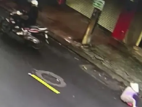 Truy tìm nam thanh niên giật 450 tờ vé số của bà lão ở Đắk Lắk