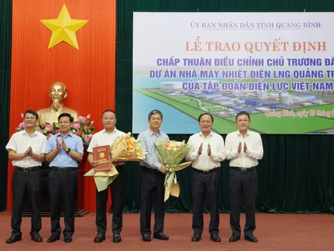 Quảng Bình trao quyết định điều chỉnh dự án Nhà máy Nhiệt điện LNG Quảng Trạch II