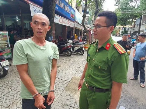 Bắt đối tượng cướp giật hơn 400 tờ vé số của cụ bà