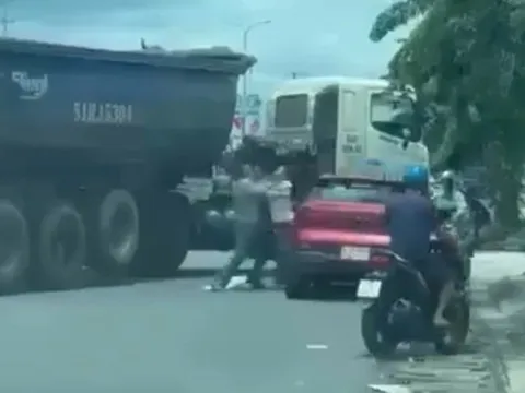 BR-VT: Công an xác minh vụ tài xế xe đầu kéo xô xát với tài xế xe con trên đường