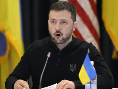 Đích thân đến hội nghị các nhà tài trợ vũ khí, ông Zelensky đi thẳng vào vấn đề