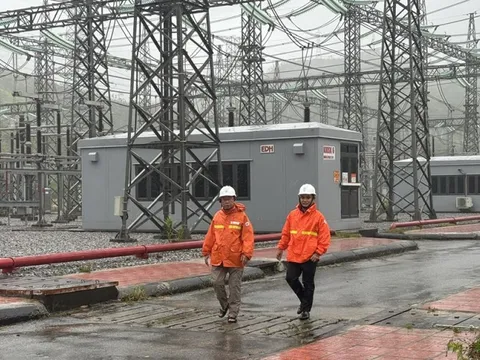 EVNNPT khẩn trương khắc phục sự cố lưới điện truyền tải sau bão số 3