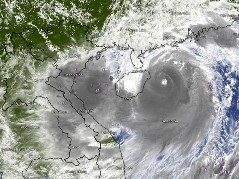 Người dân không nên chủ quan khi tâm bão đi qua