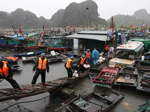 Quân đội tiếp tục huy động lực lượng khắc phục hậu quả sau bão