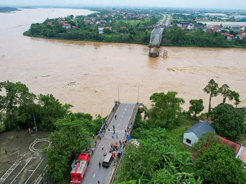 Bộ GTVT chỉ đạo khẩn liên quan đến vụ sập cầu Phong Châu