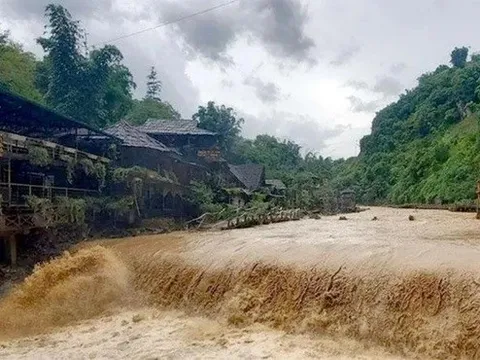 Mở tất cả cửa xả đáy hồ thủy điện Tuyên Quang