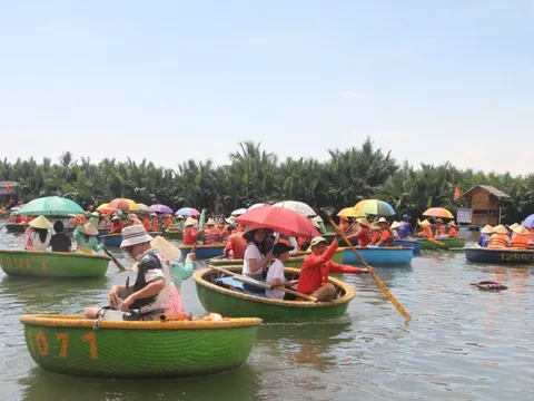 Miền Trung đón lượng du khách tăng cao dịp lễ 2/9