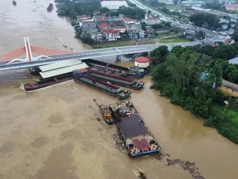 Hạn chế tàu thuyền qua khu vực cầu Vĩnh Phú