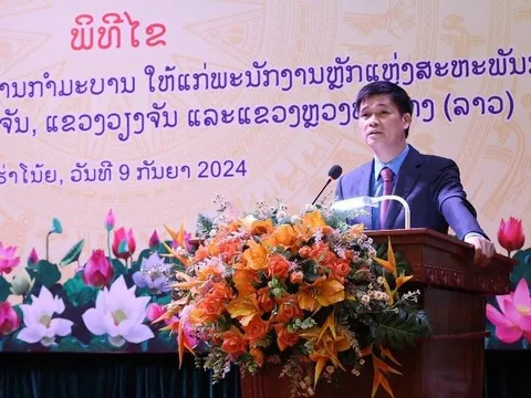 Khai giảng lớp bồi dưỡng lý luận, nghiệp vụ công tác Công đoàn cho cán bộ Công đoàn Lào