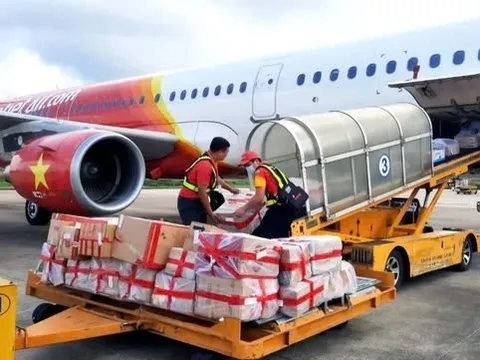 Vietjet chung tay ủng hộ đồng bào vùng bão lũ