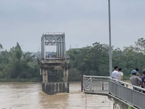 Phú Thọ: Cấm phương tiện lưu thông trên 2 cầu Tứ Mỹ và Trung Hà