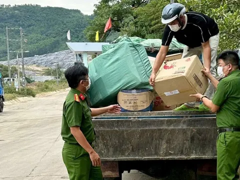 Công an Đà Nẵng tiêu hủy gần 10.000 bánh Trung thu