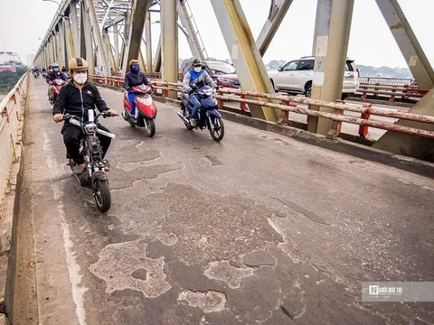 Nước sông Hồng dâng cao, Hà Nội cấm nhiều phương tiện lên cầu Chương Dương