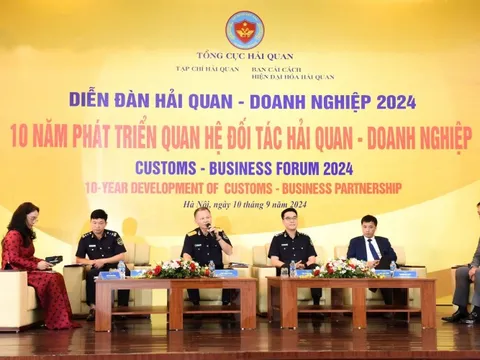Hải quan đồng hành cùng cộng đồng doanh nghiệp vượt qua các khó khăn