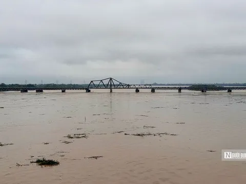 Hà Nội ban hành lệnh báo động 1 trên sông Hồng