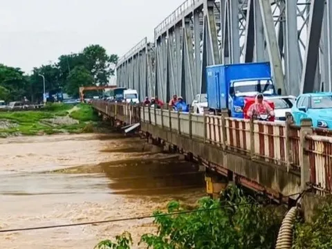 Hà Nội: Báo động lũ cấp 1 trên sông Đuống