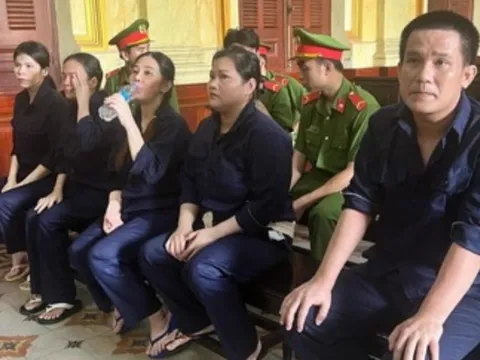 Cán bộ Hải quan sân bay “tiếp tay” nhóm vận chuyển hàng trái phép qua biên giới thế nào?
