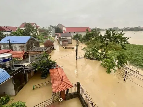 Hà Nội: Khẩn cấp sơ tán người dân ra khỏi vùng ngập lụt, nguy hiểm tại huyện Sóc Sơn