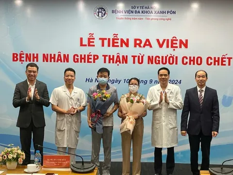 Hai bệnh nhân đầu tiên được ghép thận từ người cho chết não tại Bệnh viện Xanh Pôn ra viện