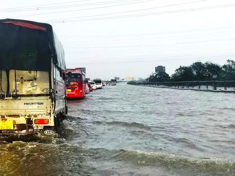 Xe khách cần theo dõi tình hình thời tiết, sạt lở trước khi bắt đầu hành trình