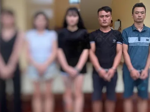 Phát hiện nhóm nam nữ "bay lắc" ở gara ô tô để “chống bão”